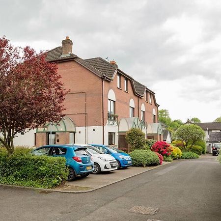 Templepatrick Family Home Beside The Rabbit Hotel Exteriér fotografie